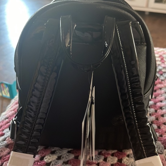 Loungefly - Picture 4 of 5